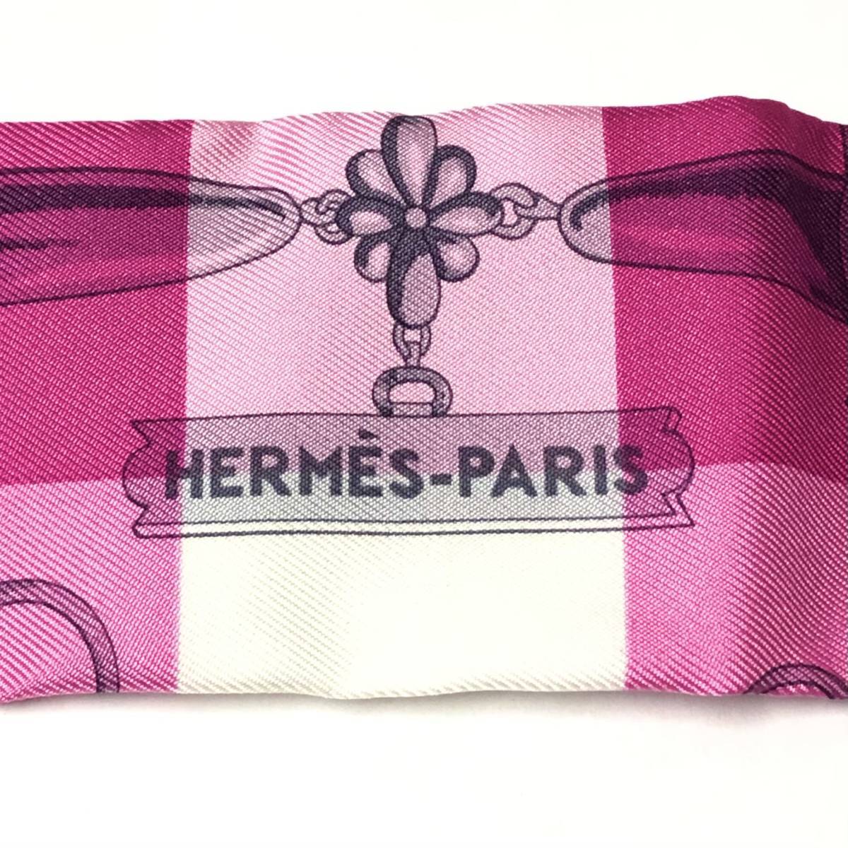 【美品】 Hermes エルメス スカーフ ツイリー ローズ・ヴィフ フランボワーズ ピンク色 鎖 デザイン バッグ装飾 レディース 箱あり_画像3