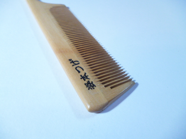 фbook@...ф.. yellow . comb brush 