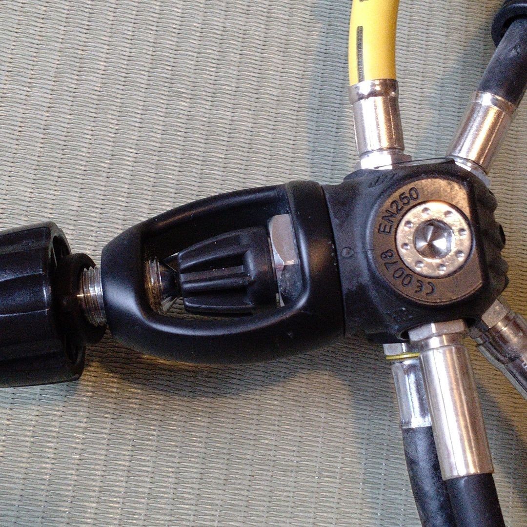 AQUA LUNG レギュレーターセット(¥27,000) | www.one1medical.com.au