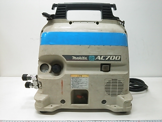 makita マキタ エアコンプレッサ AC700 50-60Hz エアーホース付き 内装