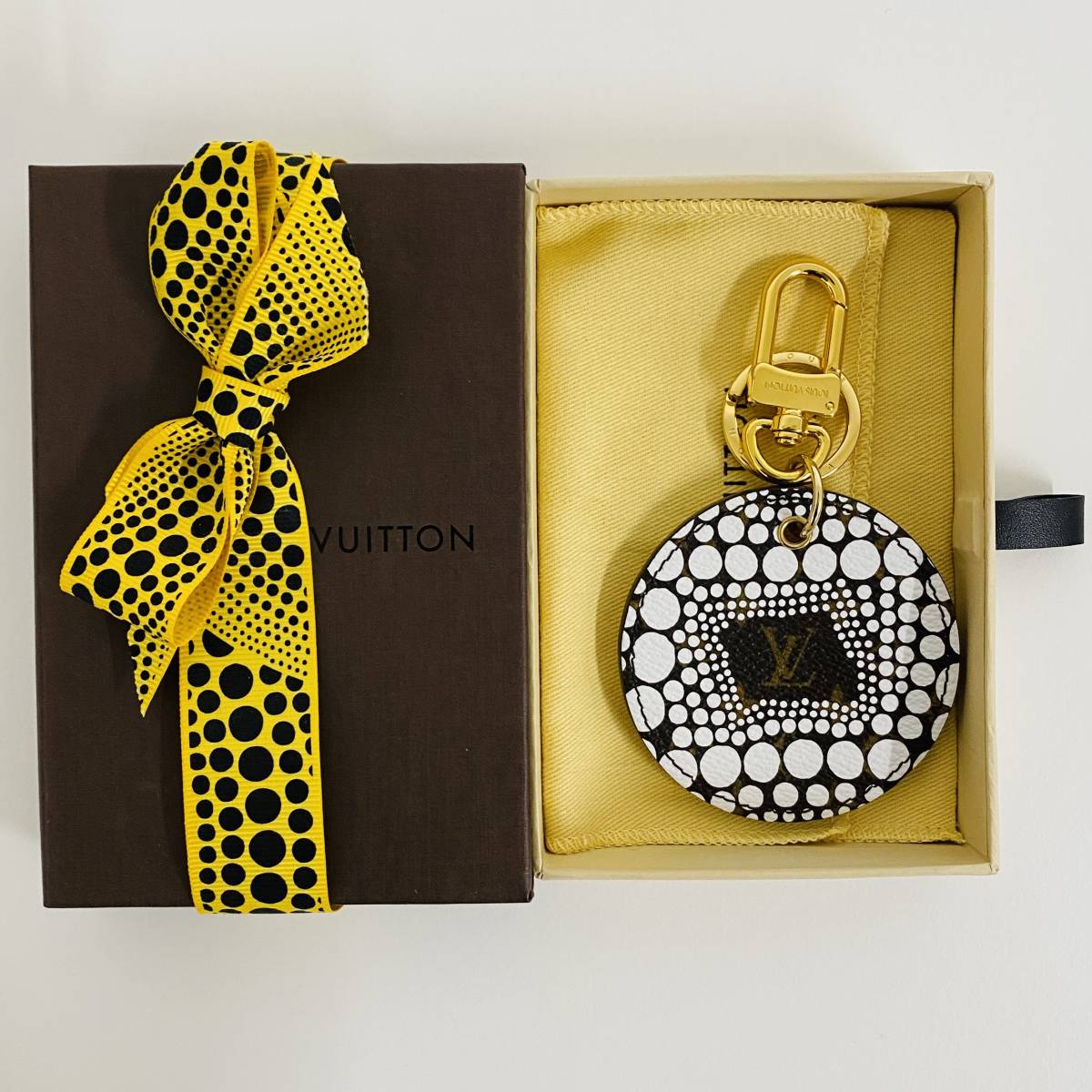 新品未使用 LOUIS VUITTON ルイヴィトン キーホルダー 草間彌生