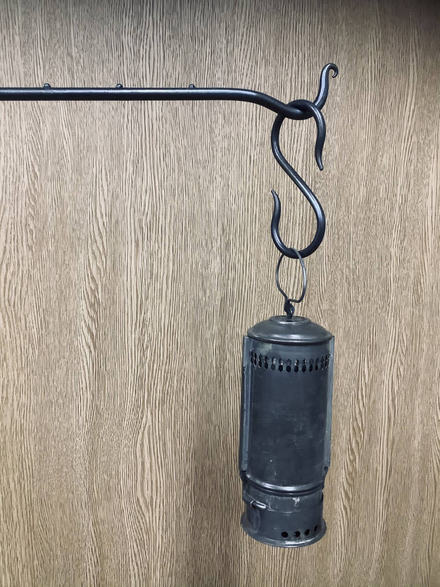 Bushcraft iron S hook ブッシュクラフト アイアン S フック 英国 鍛冶職人 ハンドメイド 焚火 焚き火 軍幕 ハンガー S字_画像2