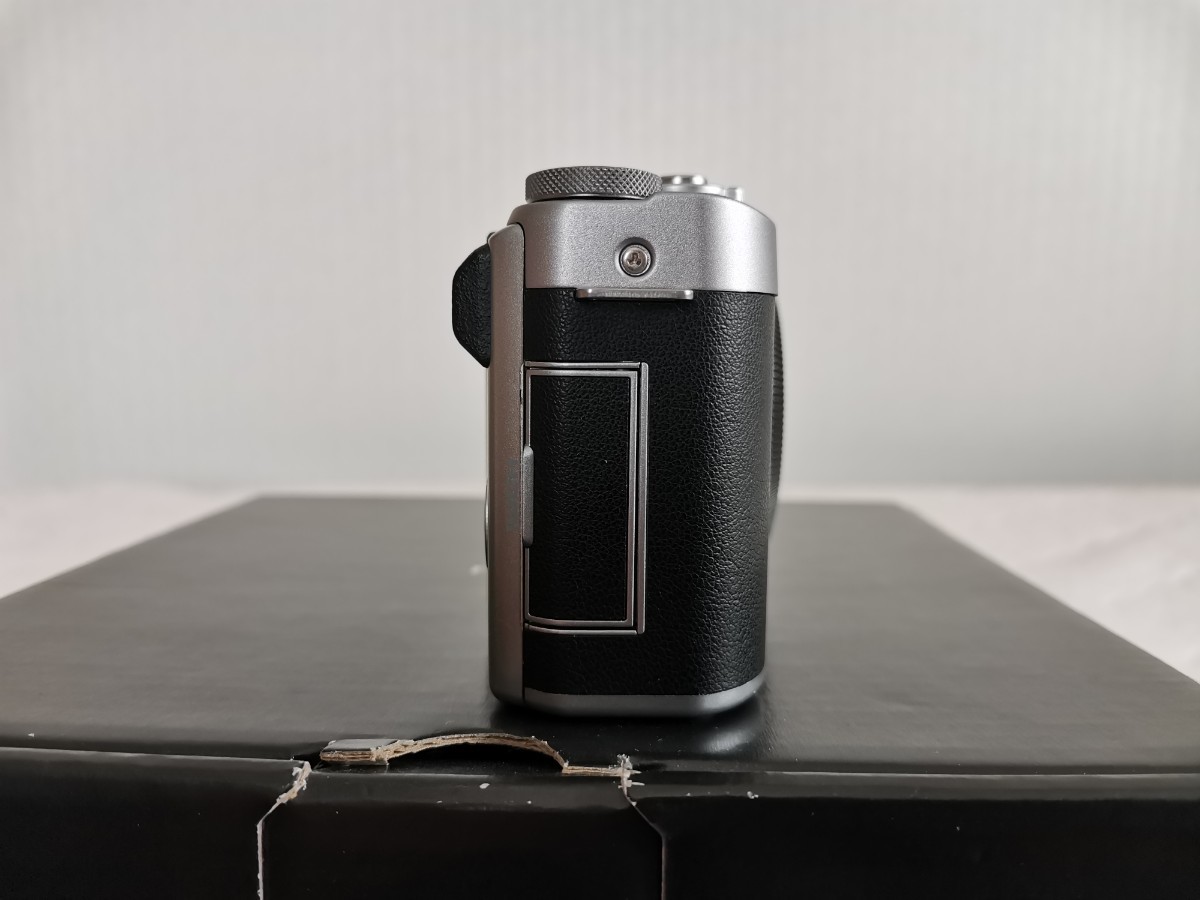 バッテリー爪折れあり FUJIFILM 富士フィルム ミラーレス一眼 バッテリー爪折れあり FUJIFILM 富士フィルム ミラーレス一眼