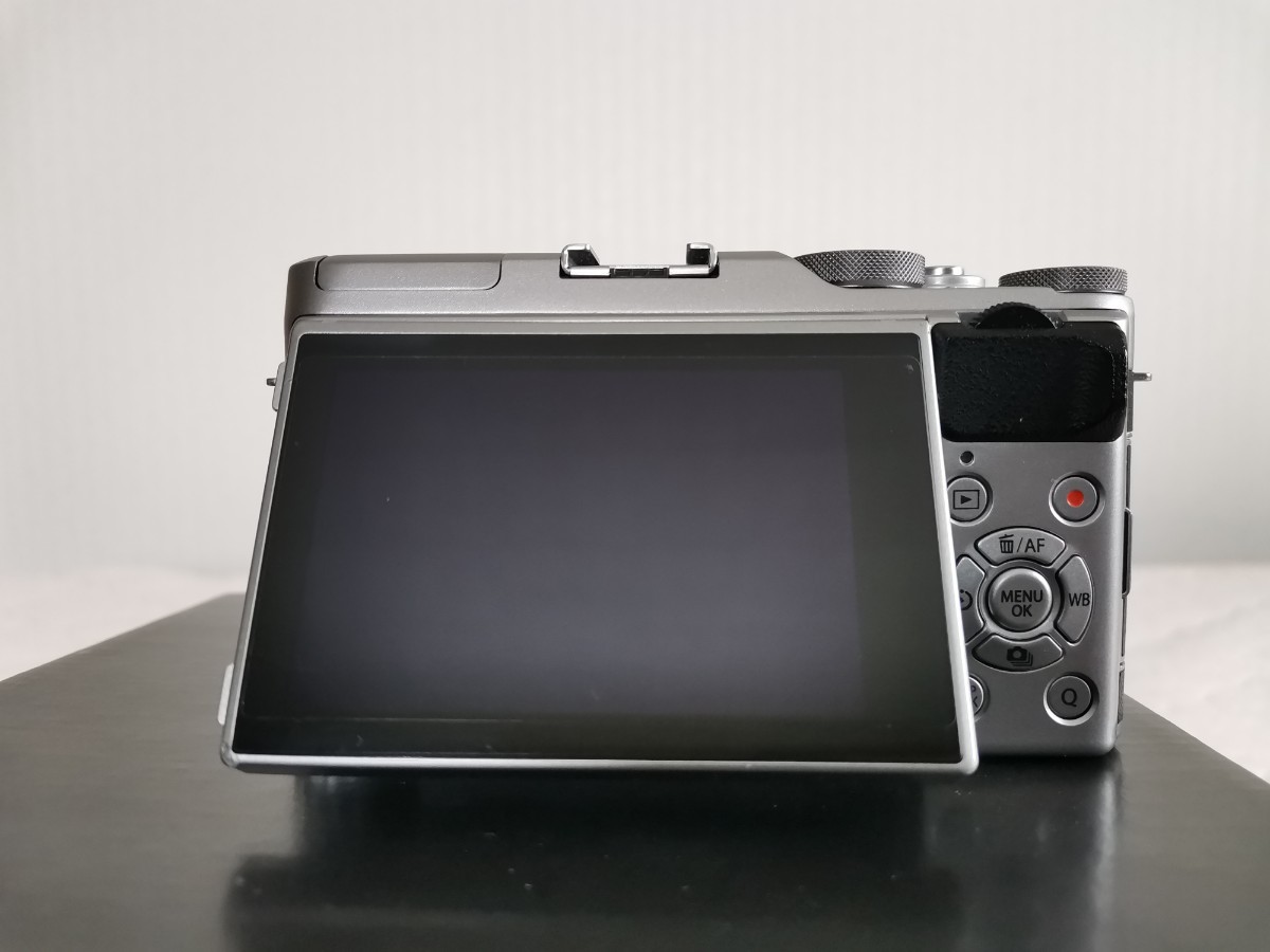 バッテリー爪折れあり FUJIFILM 富士フィルム ミラーレス一眼 バッテリー爪折れあり FUJIFILM 富士フィルム ミラーレス一眼
