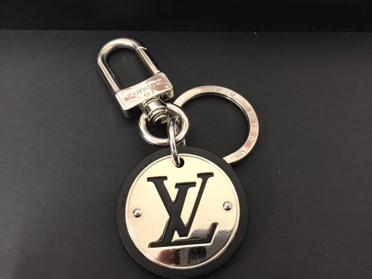LOUIS VUITTON ルイヴィトン M67362 LVサークル キーリング