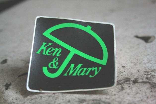 70s подлинная вещь не использовался Ken&Mary стикер осмотр Ken&Mary Nissan Skyline GTR Japan талон .me Lee металлический маска Gloria Laurel Fairlady Z Toyota Mitsubishi 