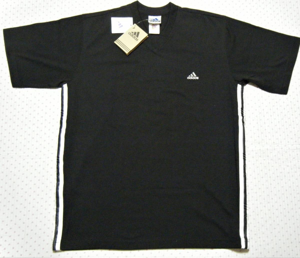 アディダス　adidas　ジムトレーニング&カジュアル用高機能VネックTシャツ　半袖　黒色　サイズ O　吸汗速乾/ストレッチ機能　＠1999年製品_画像1