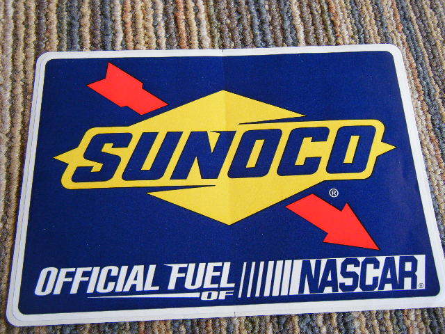 SUNOCO　OFFICIAL FUEL OF NASCAR　ステッカー　1枚　青×黄×赤×白色　大きさ 16.1㌢×11.3㌢_画像1