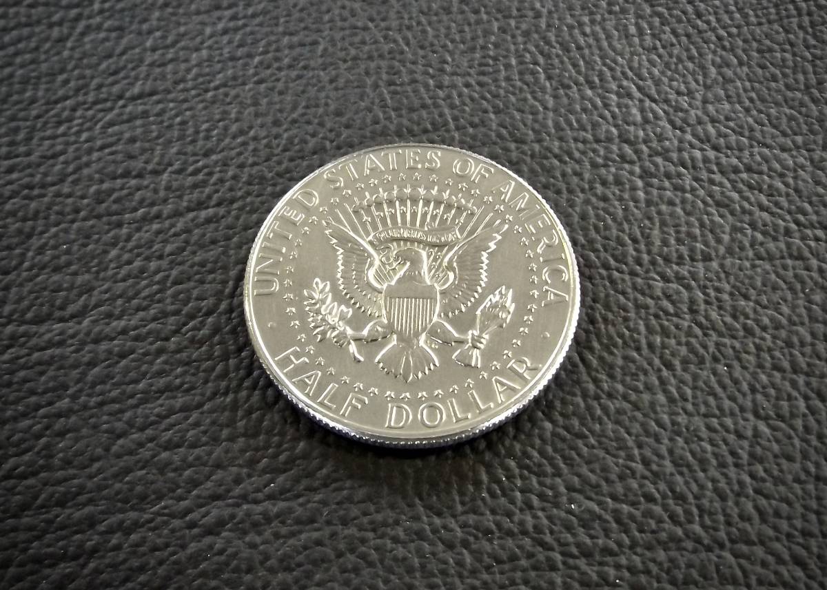 1967年 ケネディ50セント銀貨　送料無料（13960）シルバー400　USA 貨幣　ハーフダラー アメリカ 硬貨_画像2