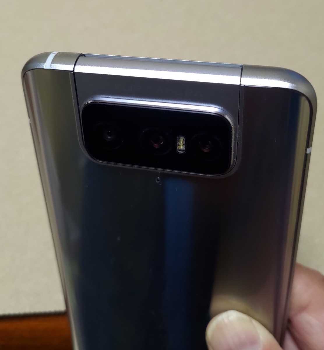 超 美品 zenfone 8 Flip 8GB 128GB シルバー ASUS 正規国内版 SIM