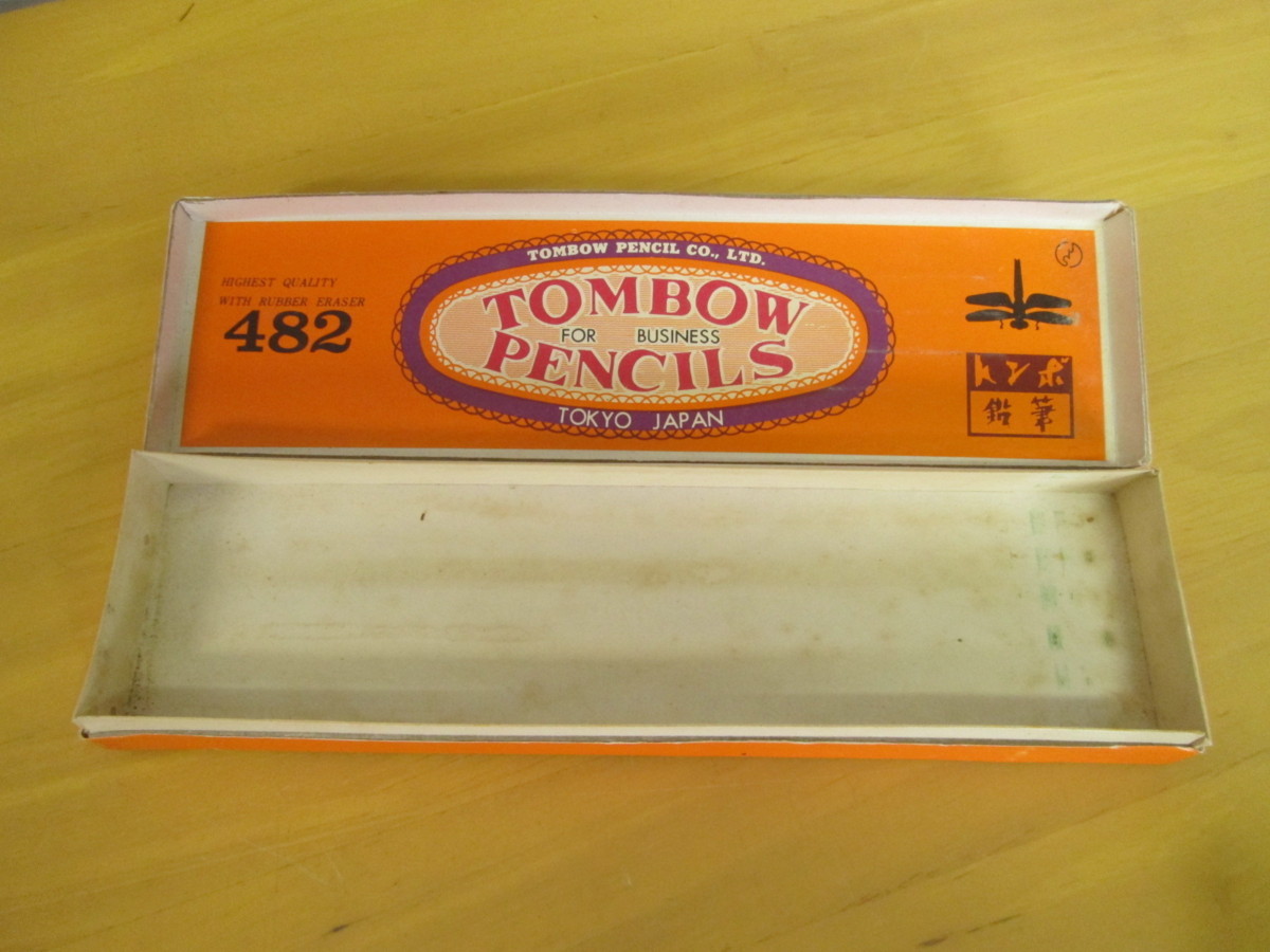 トンボ 鉛筆 1ダース 12本　TOMBO PENCILS 482 消しゴム付 日本製　MADE IN JAPAN【未使用：長期保存劣化汚れあり】 古い鉛筆 えんぴつ_画像4