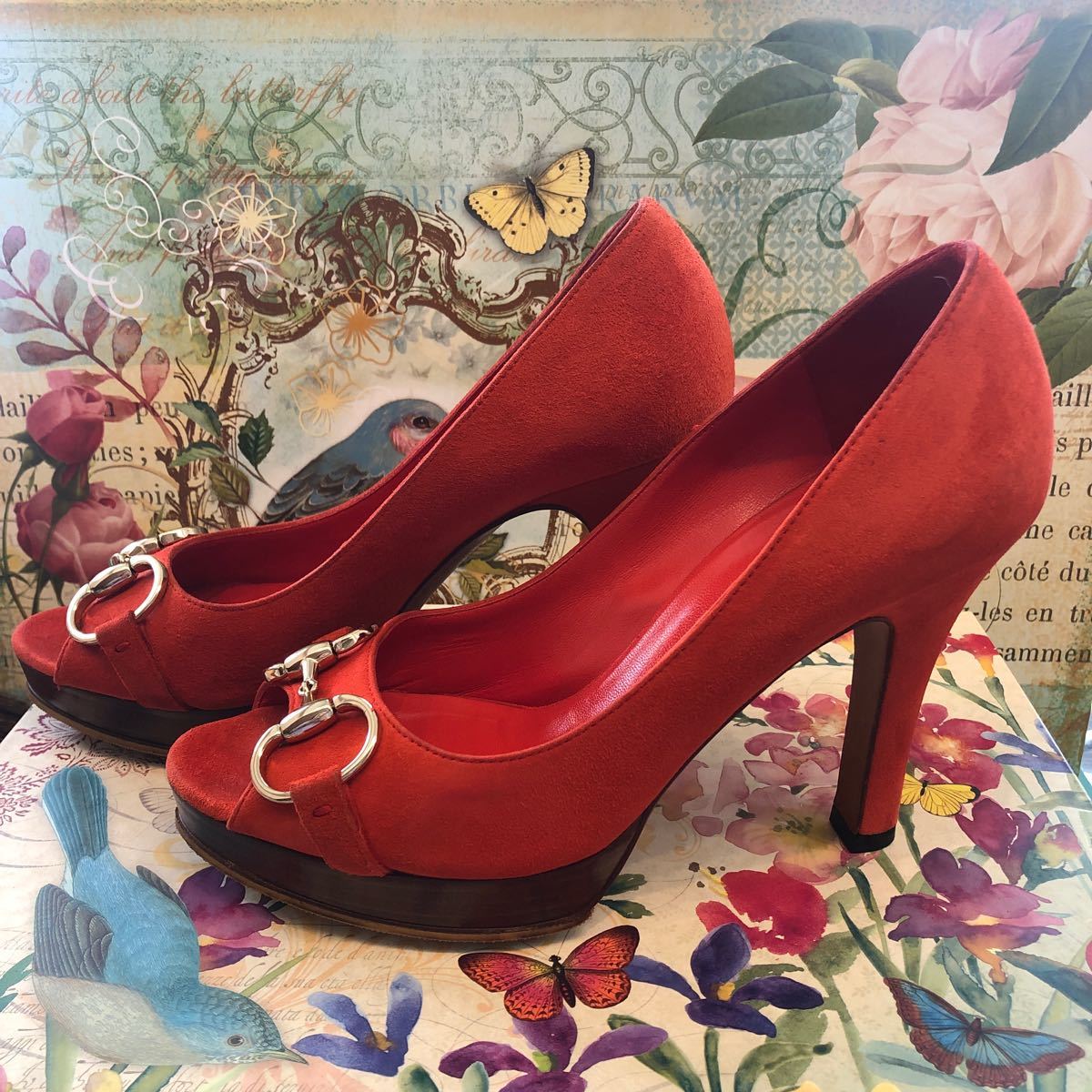 新作販売GUCCI 赤ハイヒール パンプス