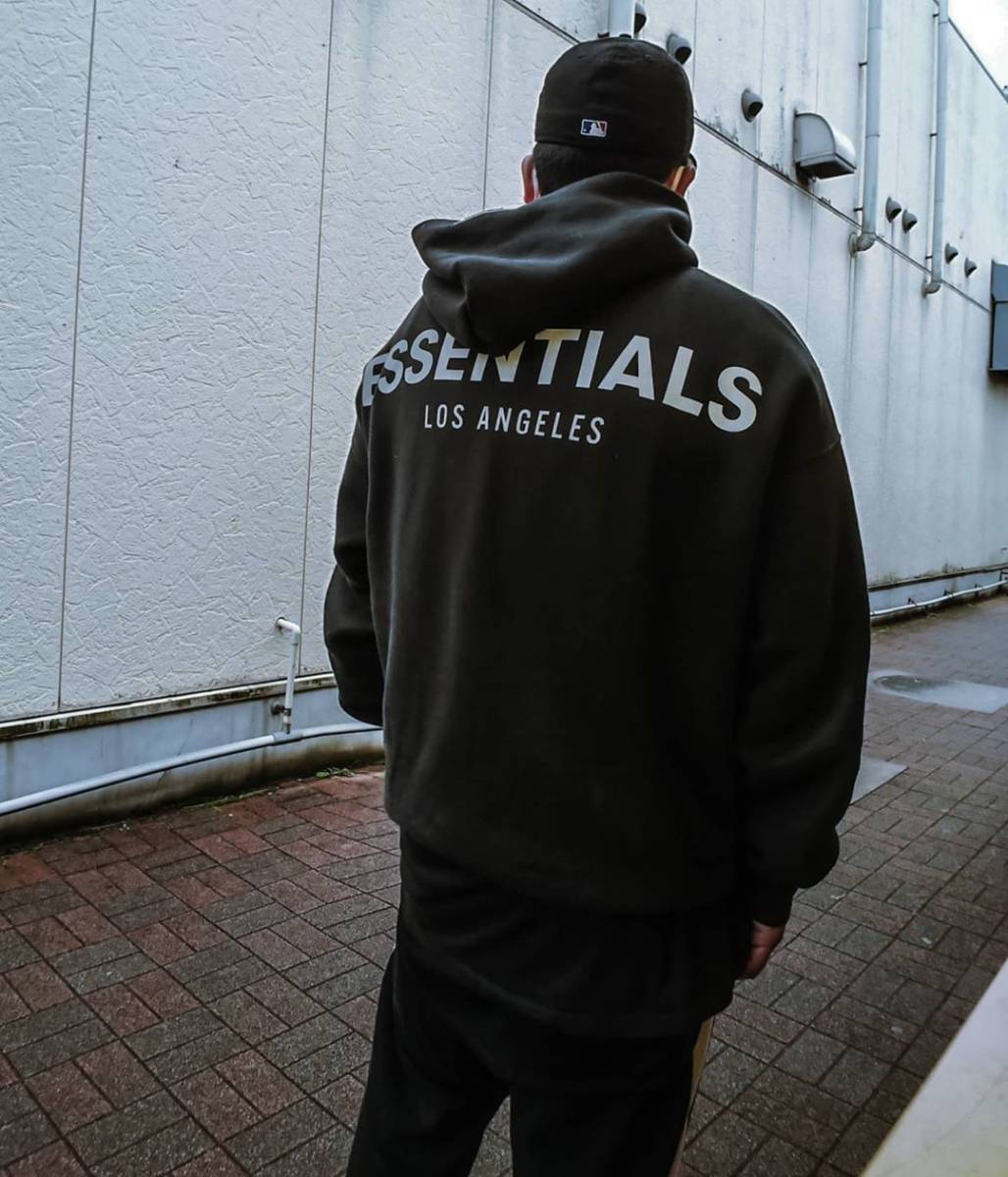 FOG ESSENTIALS エッセンシャルズ□LA限定 リフレクターバックロゴ