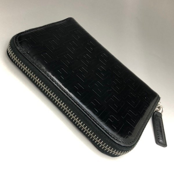 FENDI フェンディ ズッカ柄 エナメル ラウンドジップ 財布 二 FENDI フェンディ ズッカ柄 エナメル ラウンドジップ 財布 二