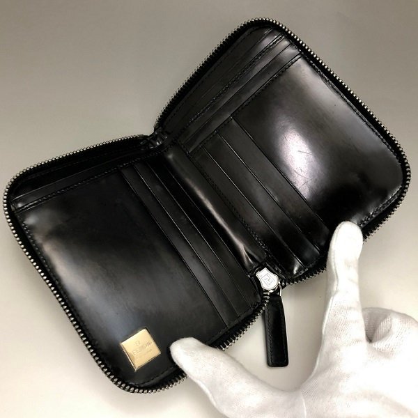 FENDI フェンディ ズッカ柄 エナメル ラウンドジップ 財布 二 FENDI フェンディ ズッカ柄 エナメル ラウンドジップ 財布 二
