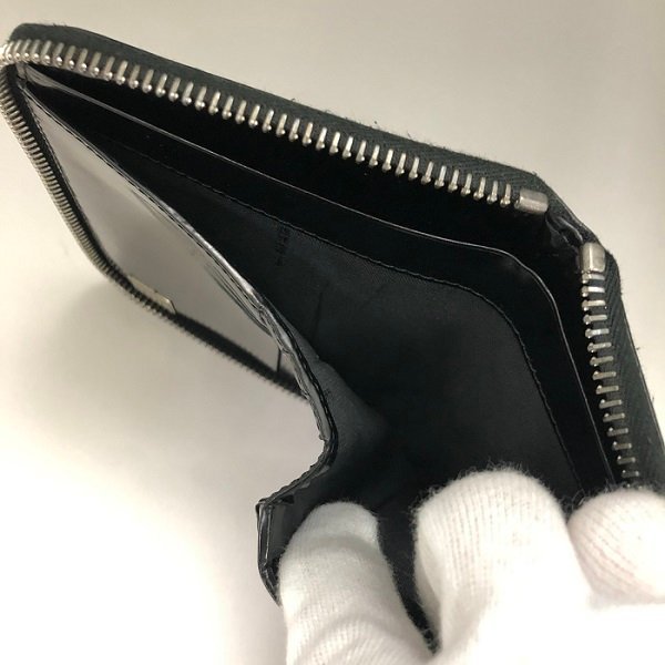 FENDI フェンディ ズッカ柄 エナメル ラウンドジップ 財布 二 FENDI フェンディ ズッカ柄 エナメル ラウンドジップ 財布 二