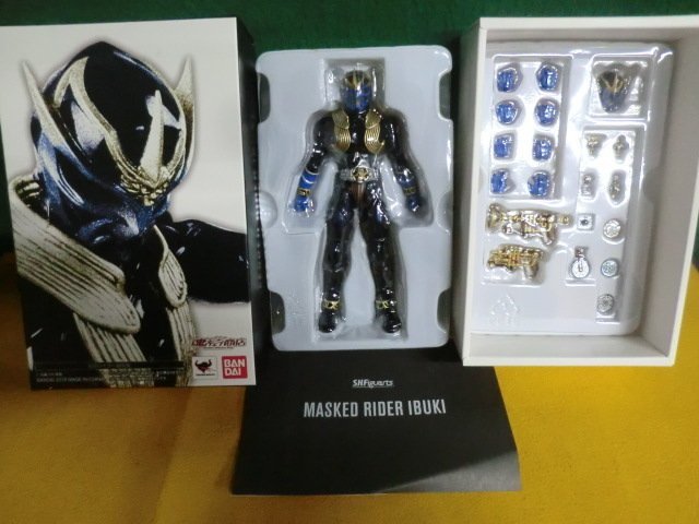 S.H.フィギュアーツ (真骨彫製法) 仮面ライダー威吹鬼 『仮面ライダー