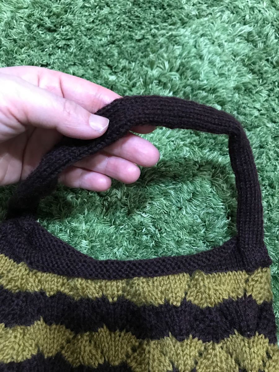 ハンドメイド☆ミニバック☆毛糸で作りました♪マチは無しです。 手編み 手提げバッグ