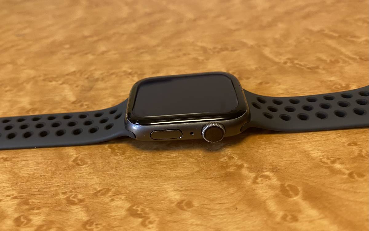 Apple Watch Series 4 GPSモデル 44mm ブラック アルミニウムケースと