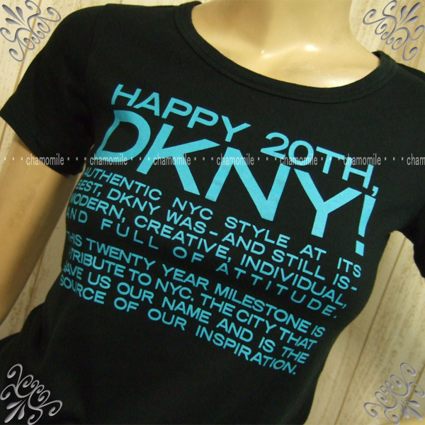 美品 DKNY★ダナ・キャラン★サイズS(9号相当) プリント パフスリーブトップス 黒色 定番活用 重ね着 ミドル丈 カットソー 美シルエット_画像2