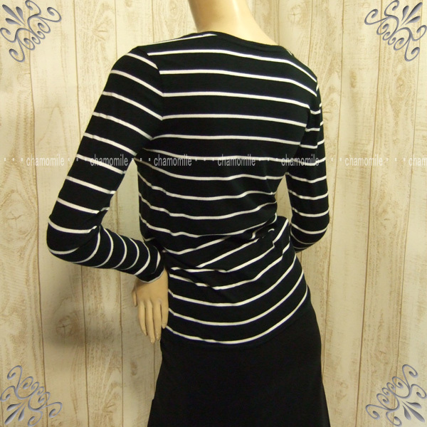  beautiful goods RALPH LAUREN* Ralph Lauren * size S border pattern with logo embroidery long sleeve tops black white color standard practical use piling put on V neck small face effect cold . measures 