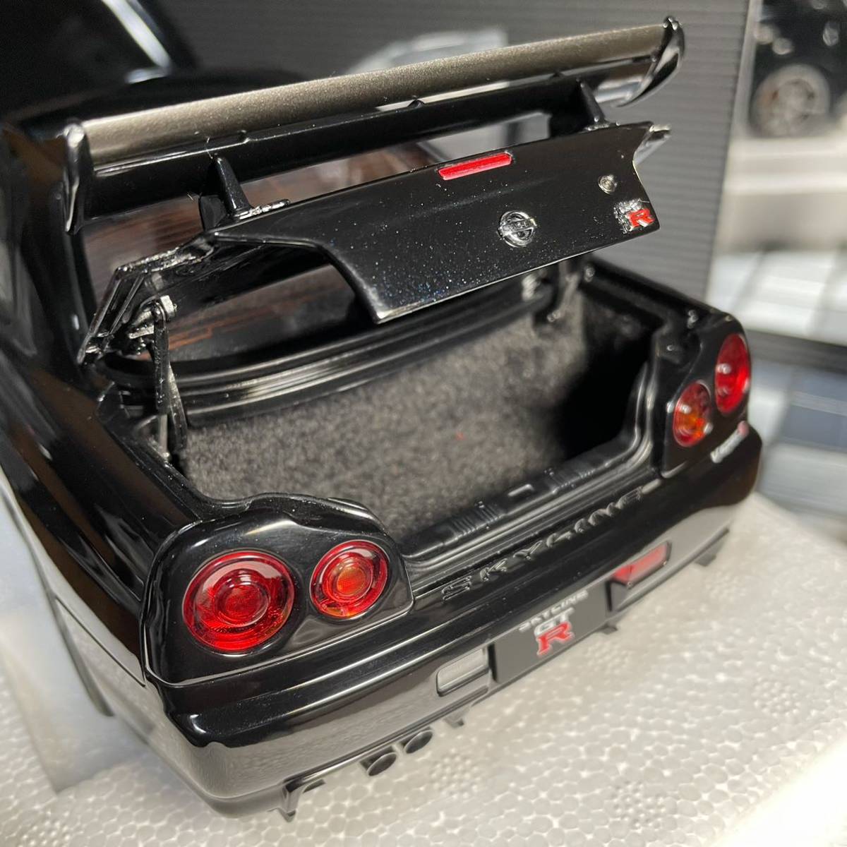 未展示品オートアート1/18スカイライン GT-R R34 V-SPEC II ブラックパール_画像7