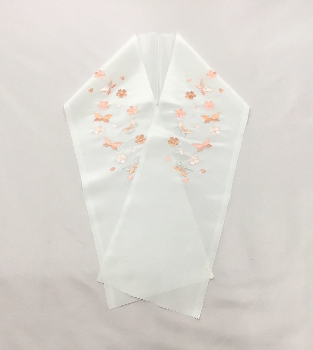 半衿/美品/未使用品/白地×花柄/刺しゅう/桜/蝶/着物/和装小物【ゆずりは】5012_画像1