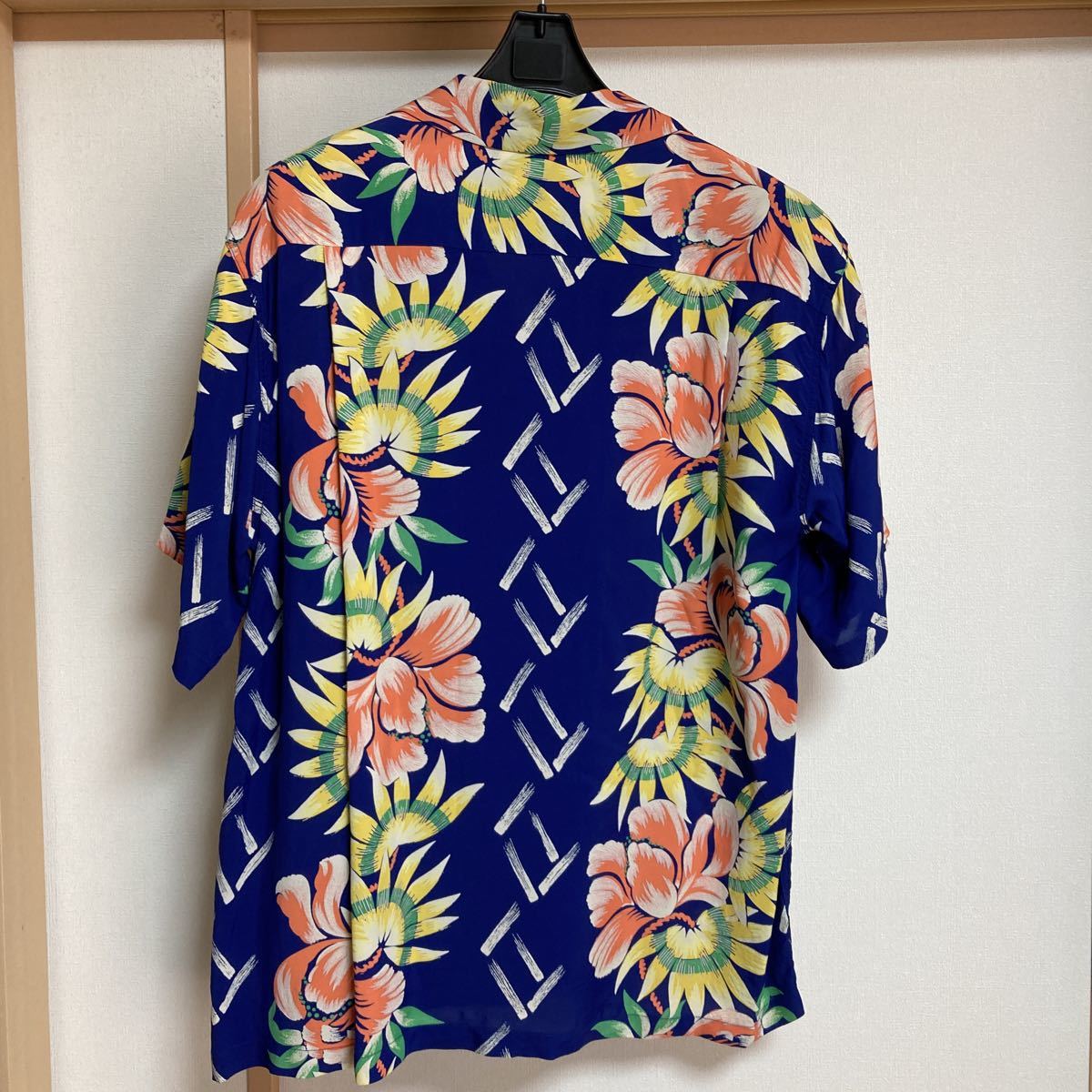 【未使用】東洋 SUN SURF サンサーフ 半袖アロハシャツ ISLAND FLOWER SHOWER ネイビー Mサイズ SS38038_画像2