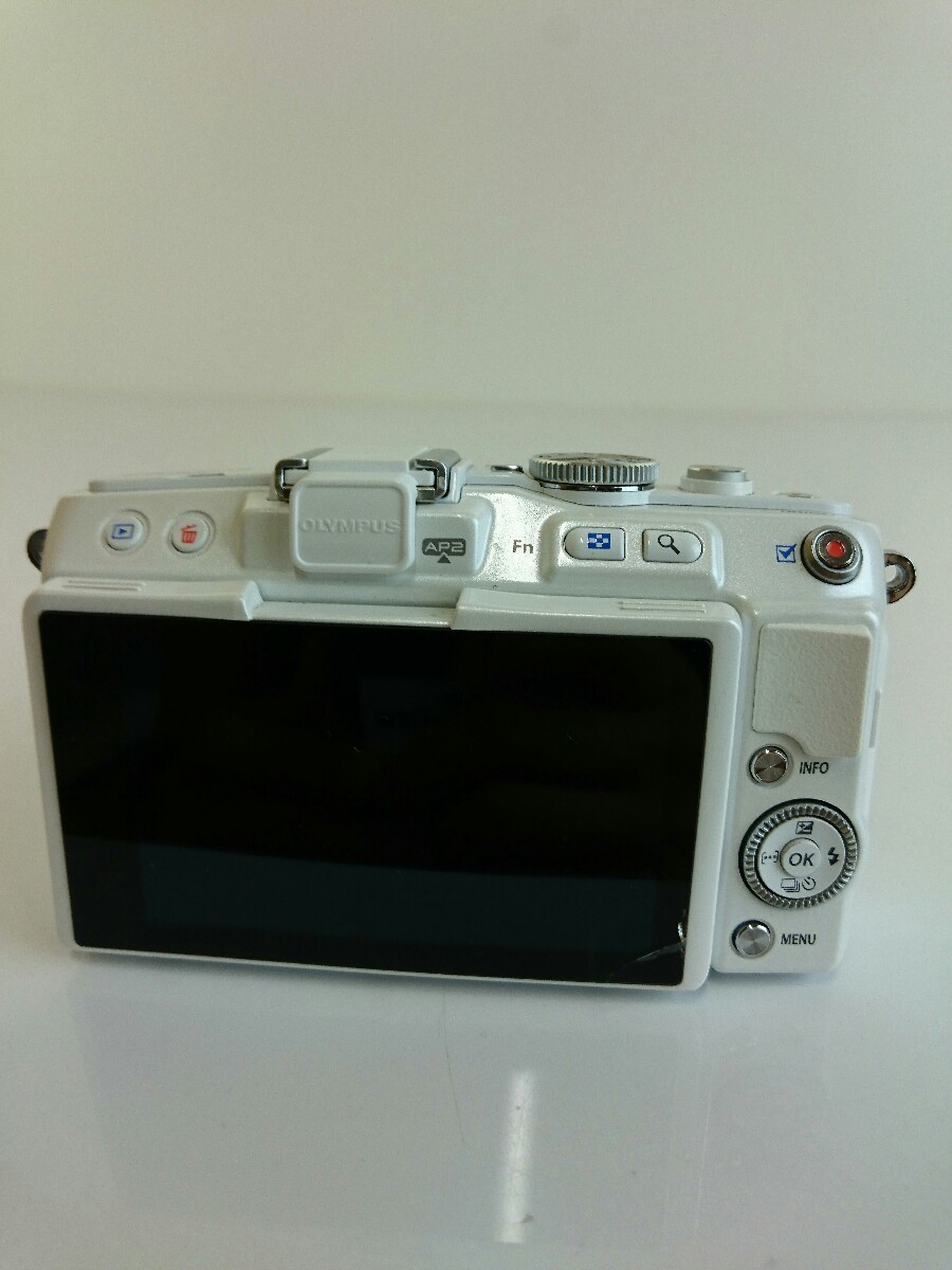 OLYMPUS◇デジタル一眼カメラ OLYMPUS PEN Lite E-PL6 ダブルズーム