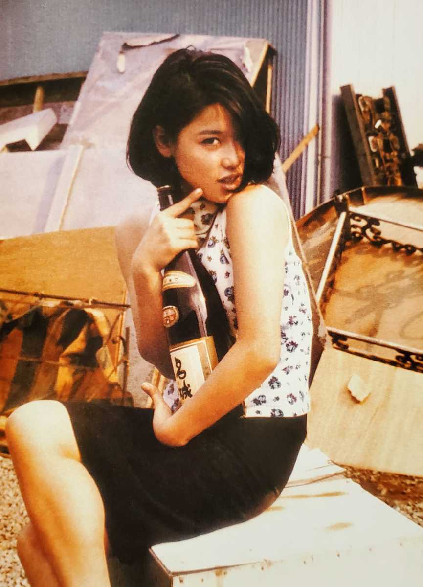 アンヌ隊員】ひし美ゆり子写真集 YURIKO 1967-1973 ポスター付き アンヌ隊員】ひし美ゆり子写真集 YURIKO 1967-1973 ポスター付き