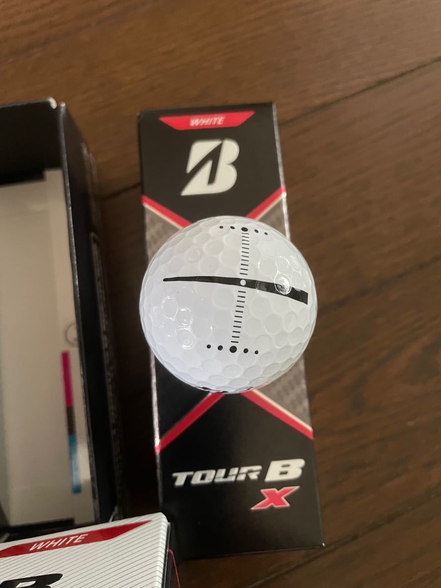 ブリヂストンゴルフ TOUR B X Just-in Alignment ホワイト 1ダース