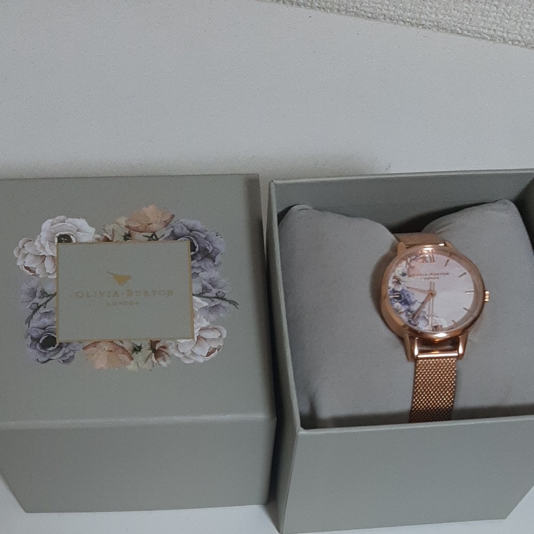 オリビアバートン Olivia Burton 腕時計 花柄 ローズゴールド（¥17,000