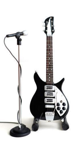 BEATLES ビートルズ ミニチュア 楽器 フィギュアセット 新品 BEATLES ビートルズ ミニチュア 楽器 フィギュアセット 新品