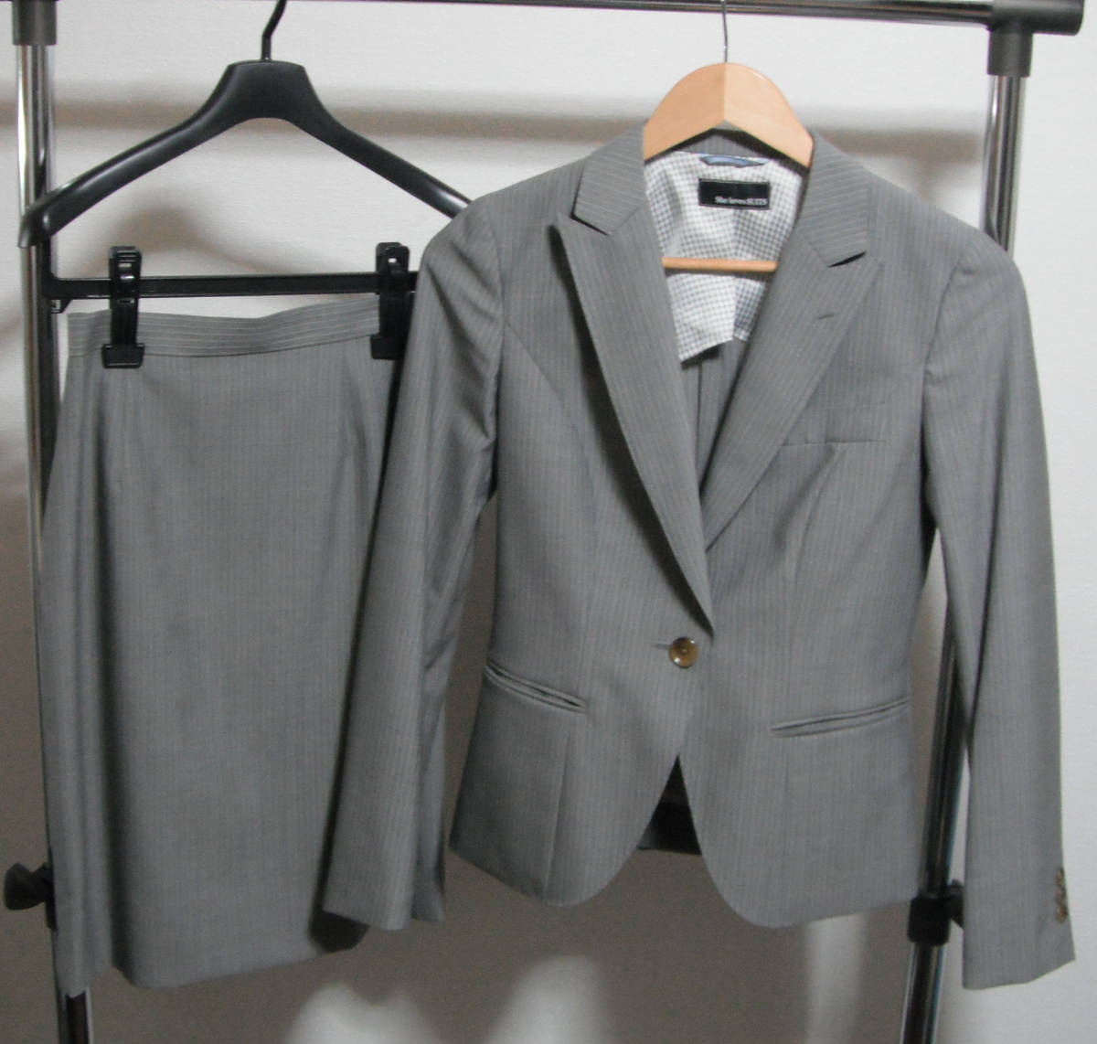 着用10回以下 スーツ ジャケット 7号 スカート 5号 She loves SUITS グレー ストライプ 株式会社オンリー オンリー She loves SUITS スーツ 3点セット 9号