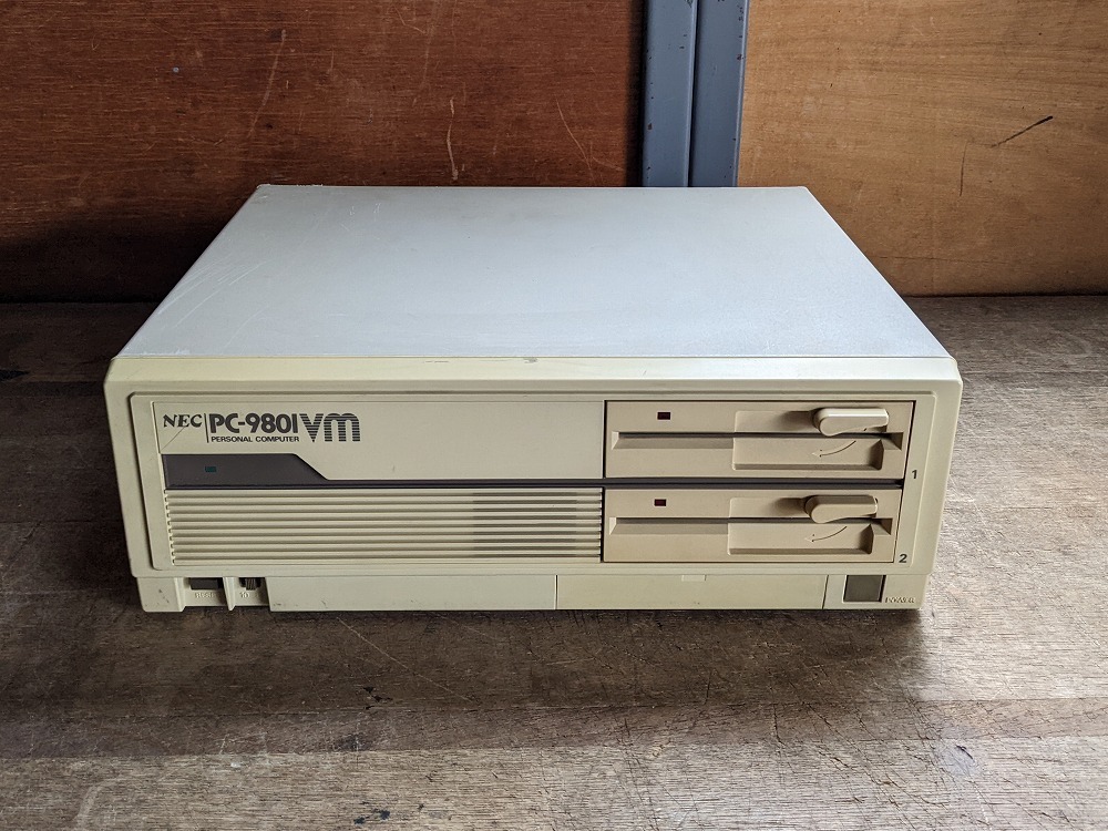 NEC / 昔のパソコン（PC-9801VM）/ ジャンク品 通電のみ 電源ケーブル非純正品 現状渡し_画像2