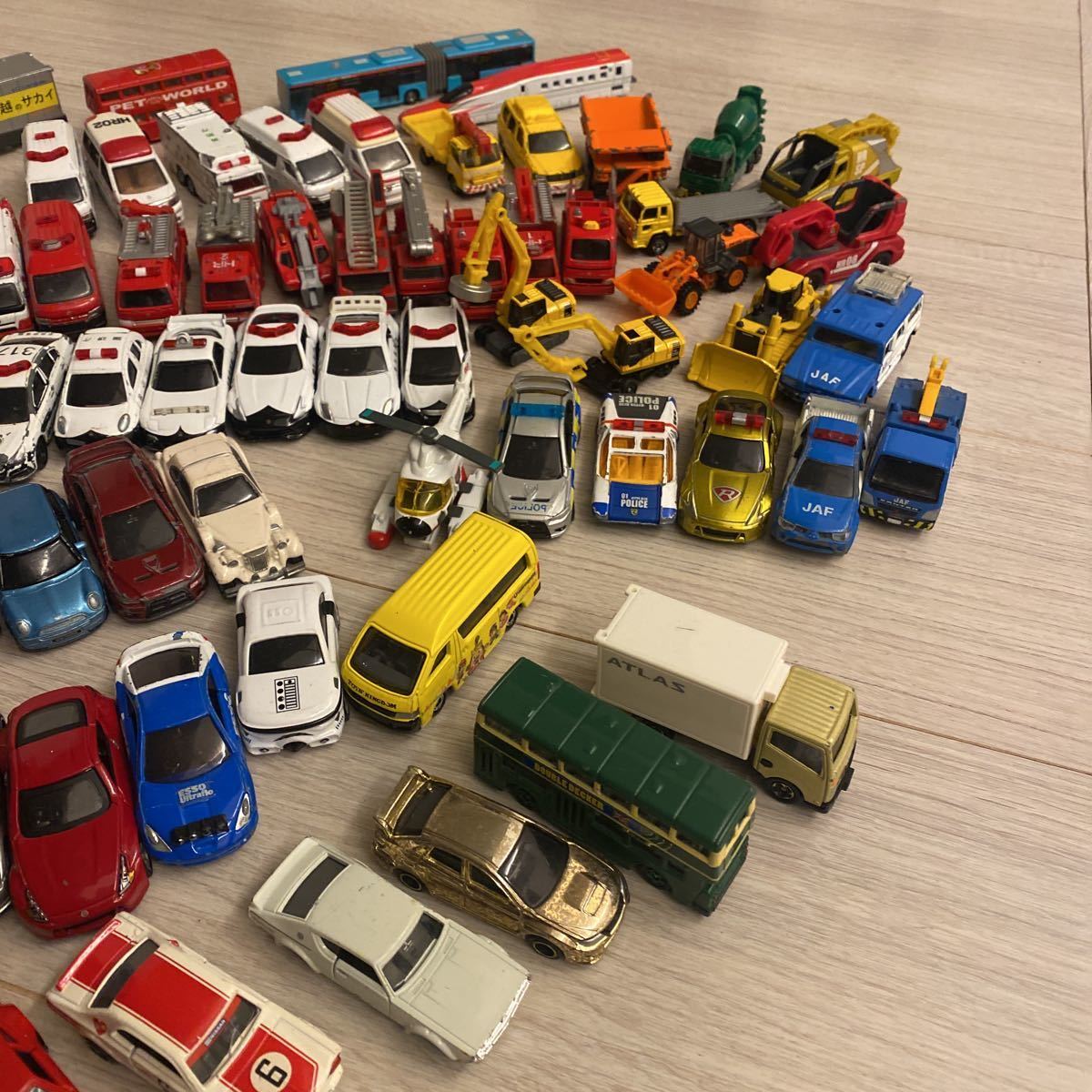 26トミカ TOMICA 大量 まとめ売り まとめて約130台 廃盤廃番レア