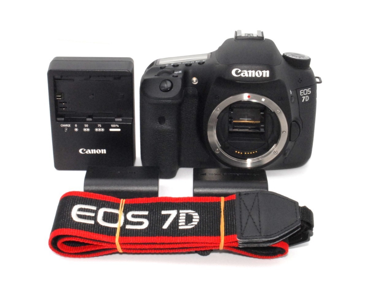 バッテリー2個付き Canon 7D ボディ(¥20,800) codas-thompson.com.py