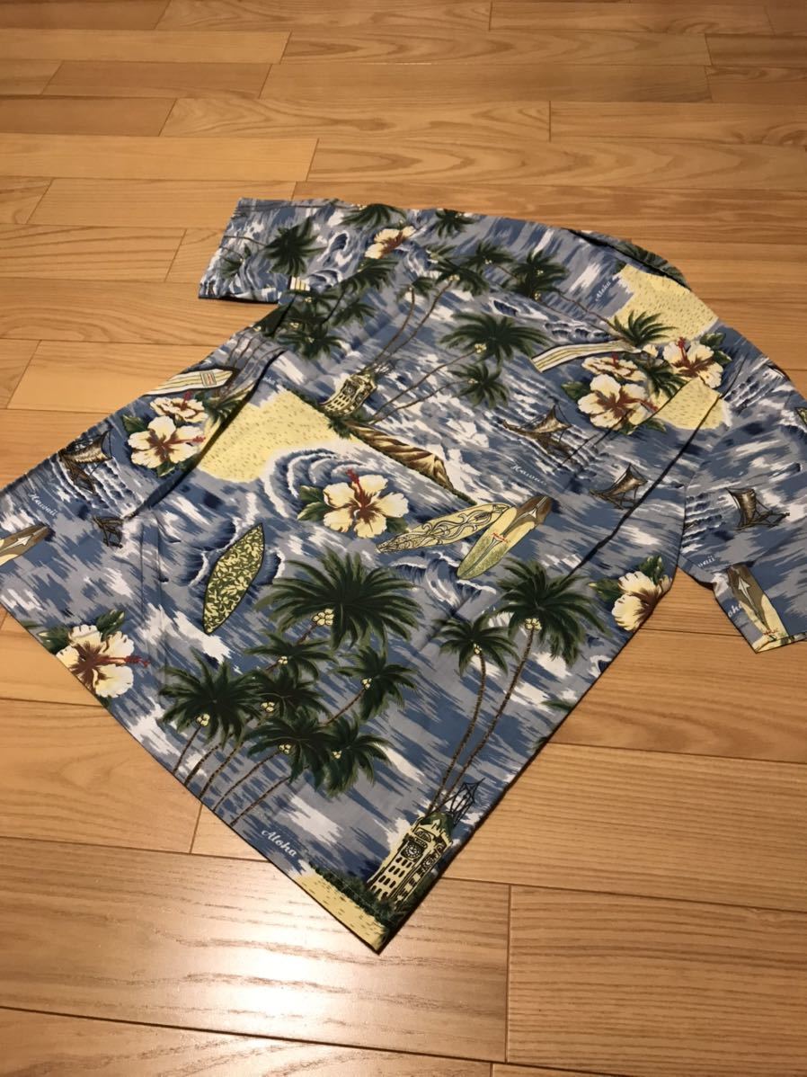 美品☆Hawaii.USA製／ROYAL CREATIONS サイズS大き目 半袖アロハシャツ 時計台&カヌー.ボード&椰子の木.パームツリー他総柄 薄青系 OLDVTG_画像7