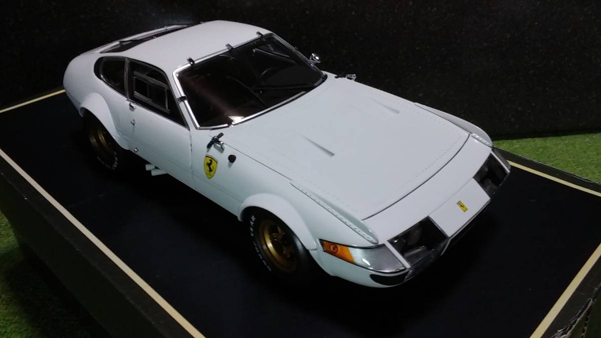 1/18京商フェラーリ365GTB4 Competizione ホワイト 未展示品