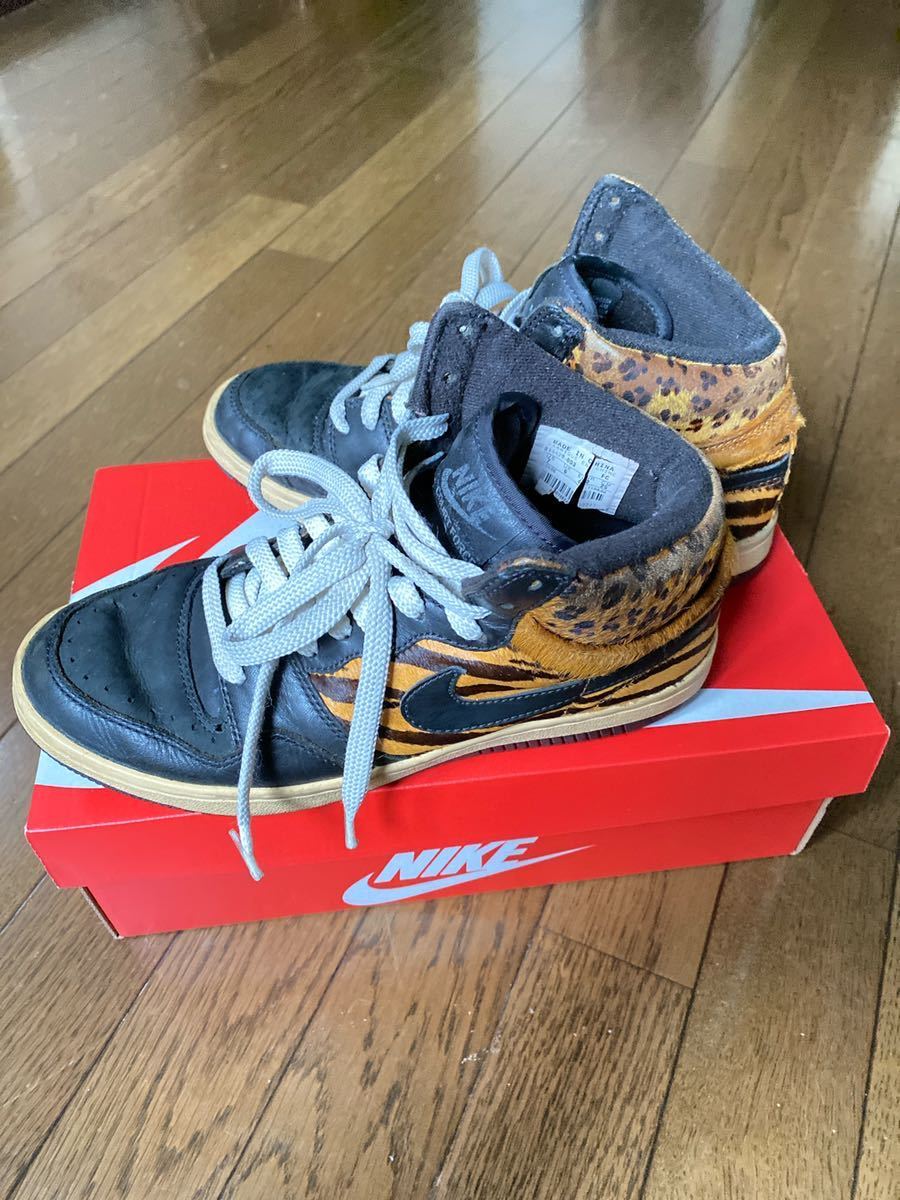 NIKE ナイキ スニーカー 靴 25cm 虎 豹柄 ヒョウ アニマル NIKE ナイキ スニーカー 靴 25cm 虎 豹柄 ヒョウ アニマル