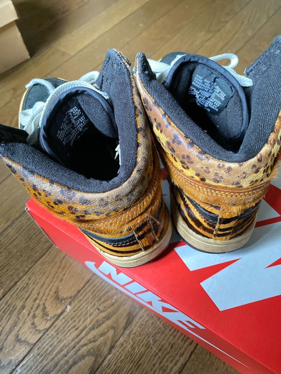 NIKE ナイキ スニーカー 靴 25cm 虎 豹柄 ヒョウ アニマル NIKE ナイキ スニーカー 靴 25cm 虎 豹柄 ヒョウ アニマル