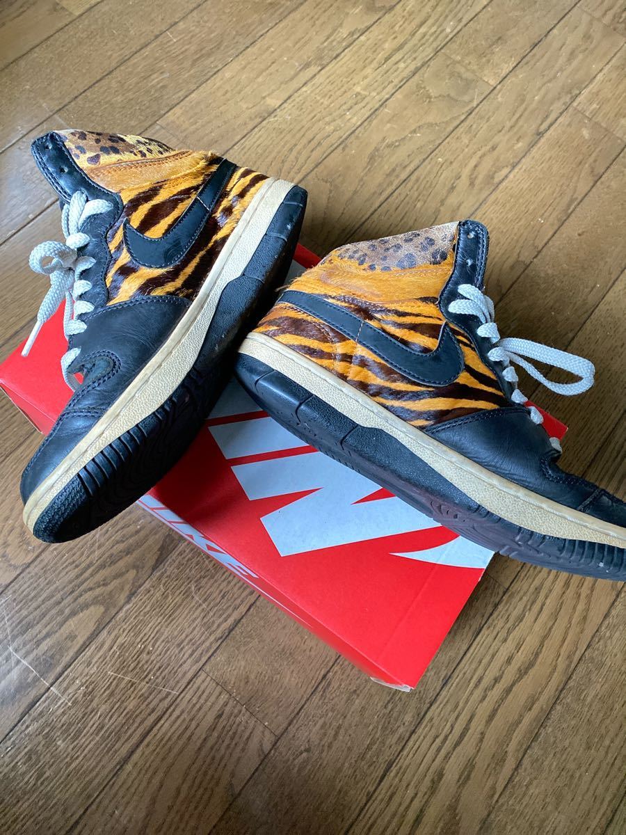 NIKE ナイキ スニーカー 靴 25cm 虎 豹柄 ヒョウ アニマル NIKE ナイキ スニーカー 靴 25cm 虎 豹柄 ヒョウ アニマル