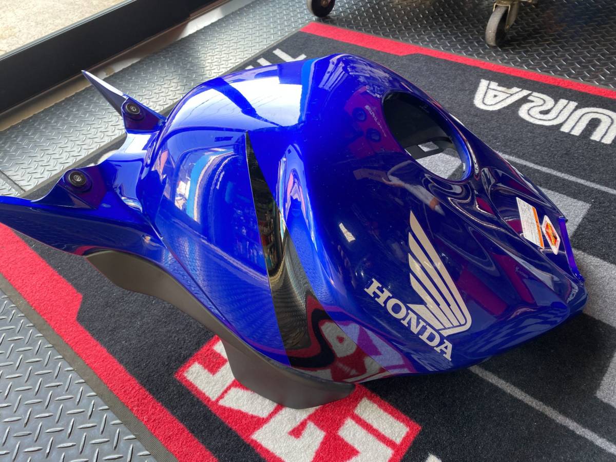 CBR1000RR SC57 国内モデル 純正 タンクカバー_画像2