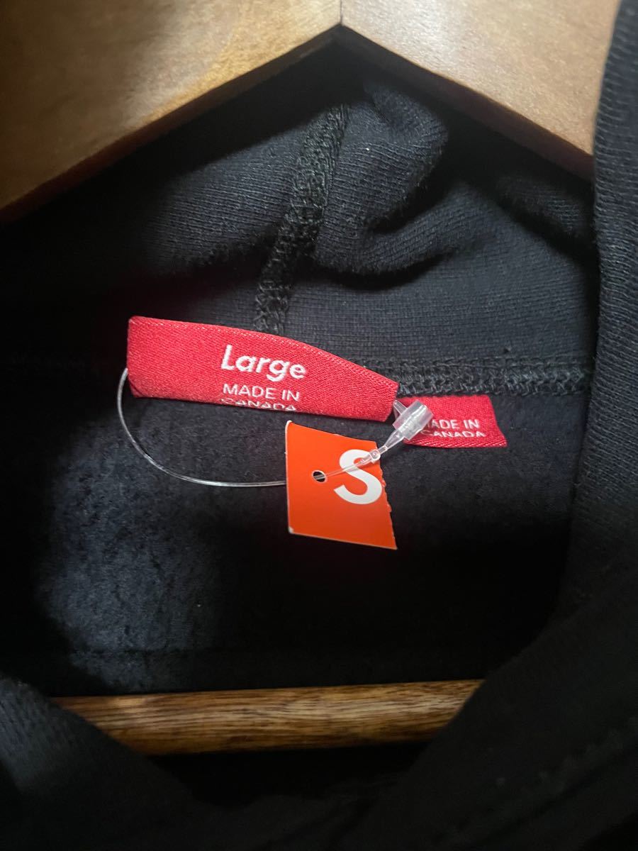 新しい到着 KAWS Chalk Logo Hooded Sweatshirt Lサイズ - パーカー 超目玉特価品 美品★ 込 Supreme Hooded★L Logo Chalk KAWS パーカー