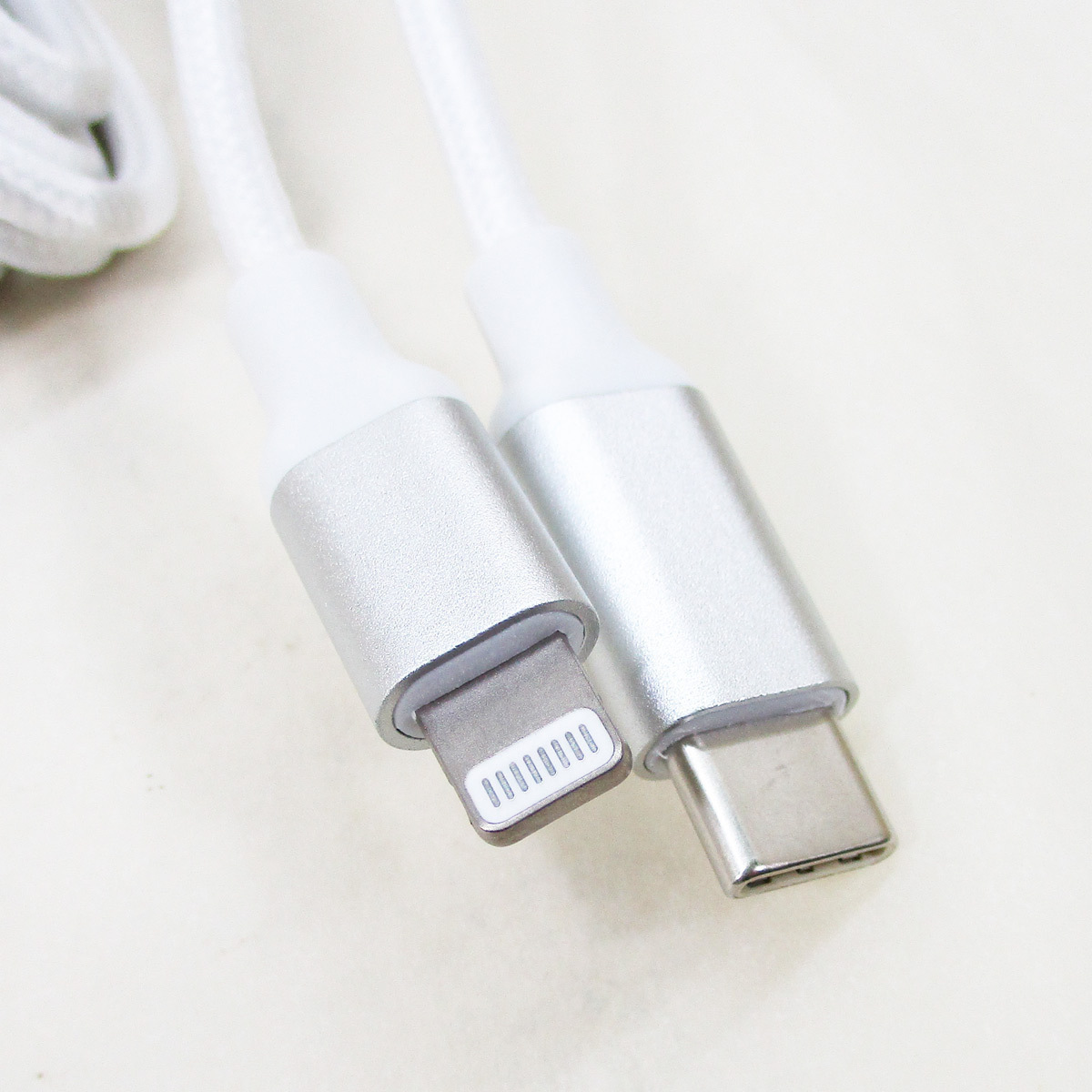 同梱可能 ライトニングケーブル 1メートル Apple公式認定品 USB Type-C to Lightning 美和蔵 白色 MCA-LC100W/0539ｘ２本セット/卸_画像2