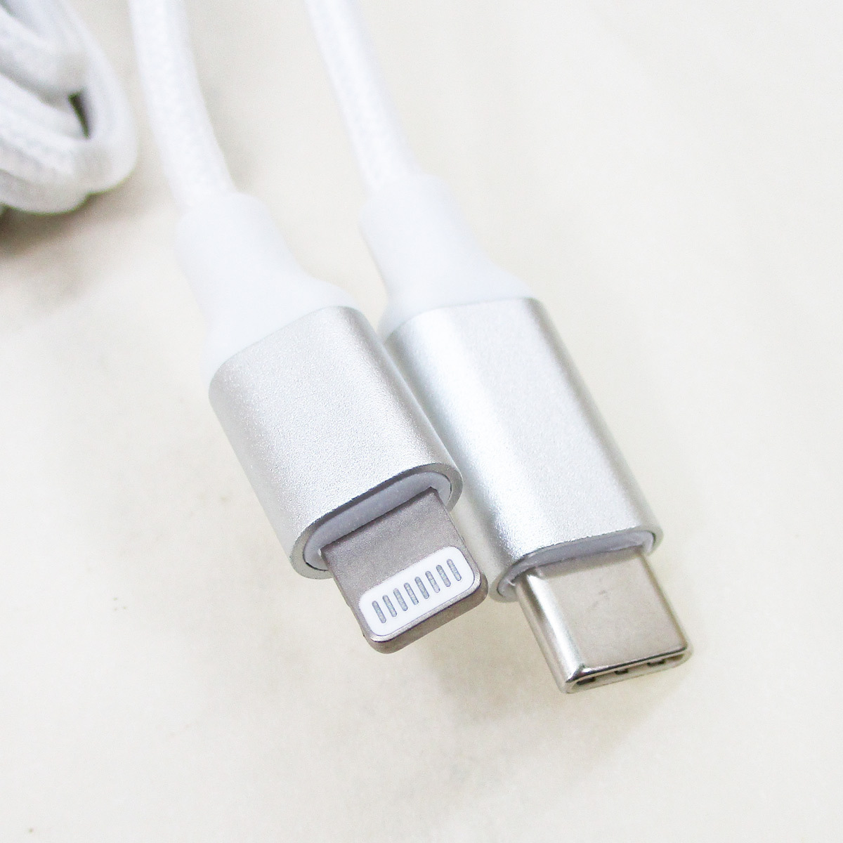 同梱可能 ライトニングケーブル 1メートル Apple公式認定品 USB Type-C to Lightning 美和蔵 白色 MCA-LC100W/0539ｘ１本_画像2