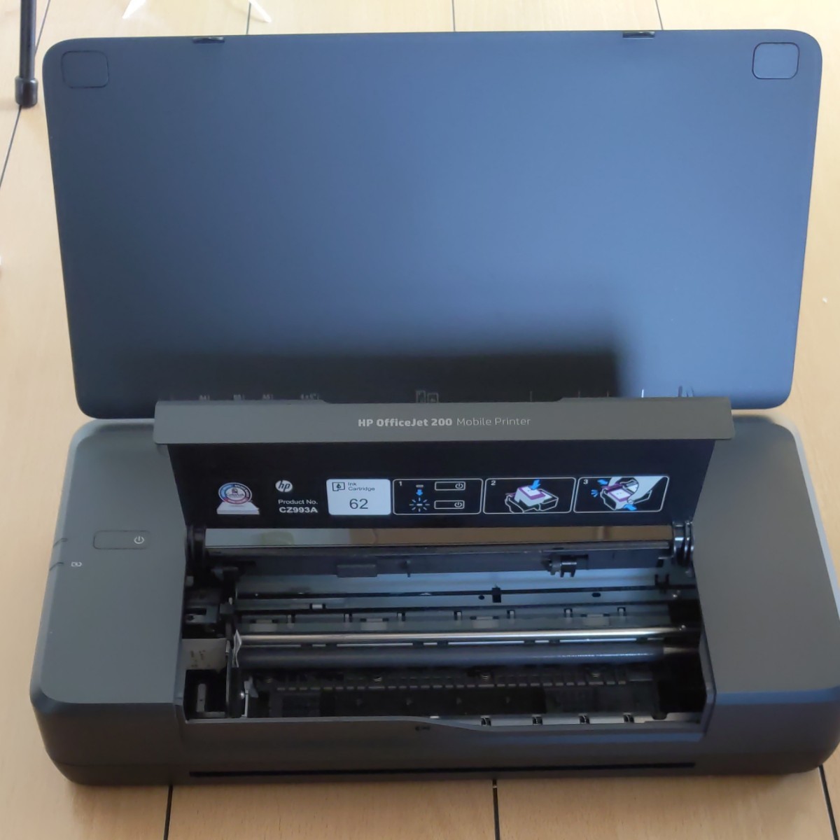 HP モバイルプリンター OfficeJet 200 (ワイヤレス機能付き)