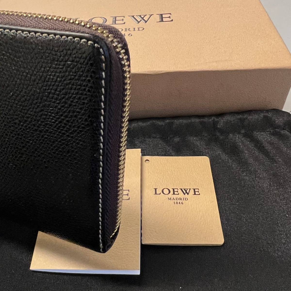新品同様! ロエベ LOEWE 財布 長財布 アナグラム ラウンドファスナー