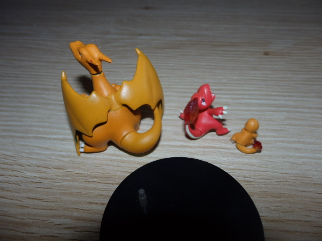 ポケモン フィギュア 立体ポケモン図鑑 ヒトカゲ リザードン