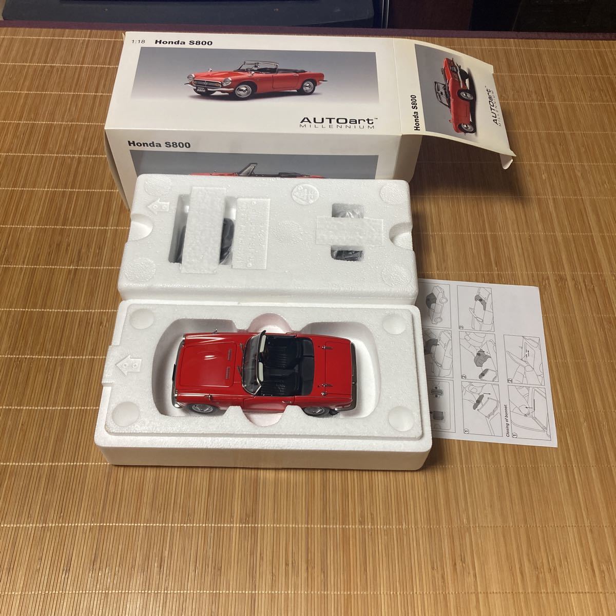 送料無料!オートアートホンダS800 ミレニアム 1/18モデル!レア!赤